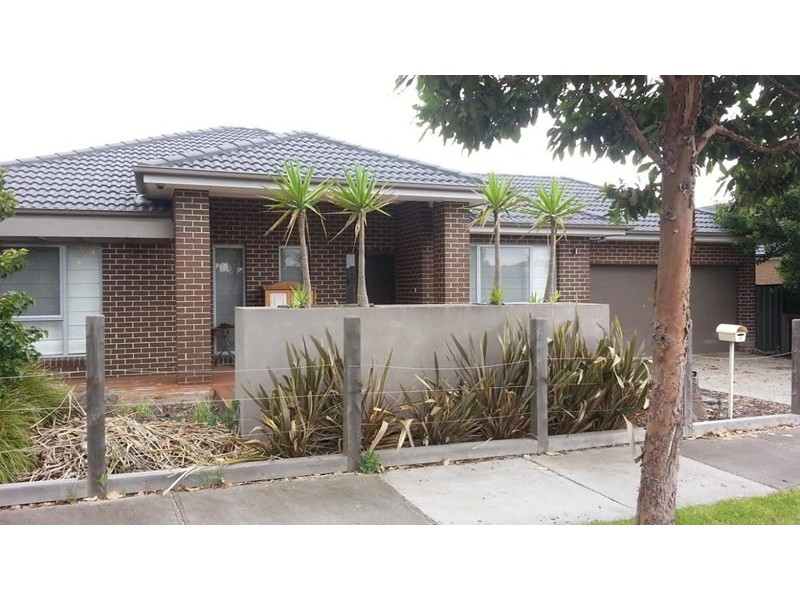 15 Hyde Park Avenue, Craigieburn VIC 3064