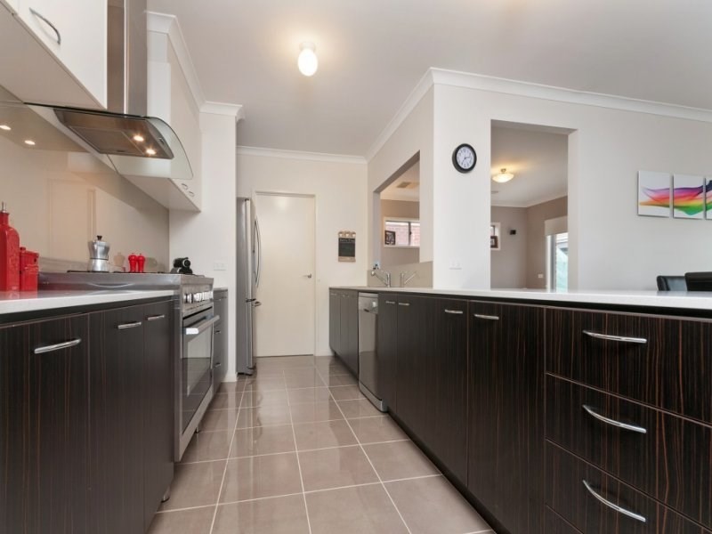 11 Eminence Way, Craigieburn VIC 3064