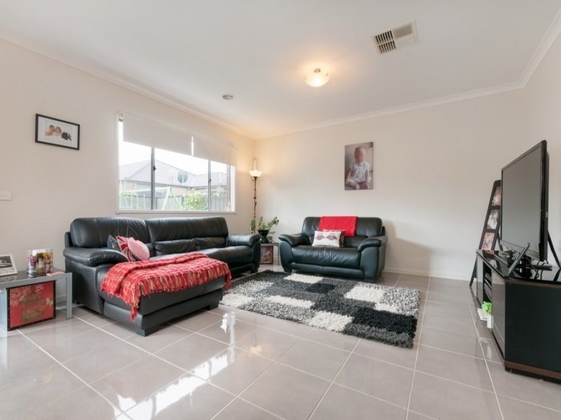 11 Eminence Way, Craigieburn VIC 3064
