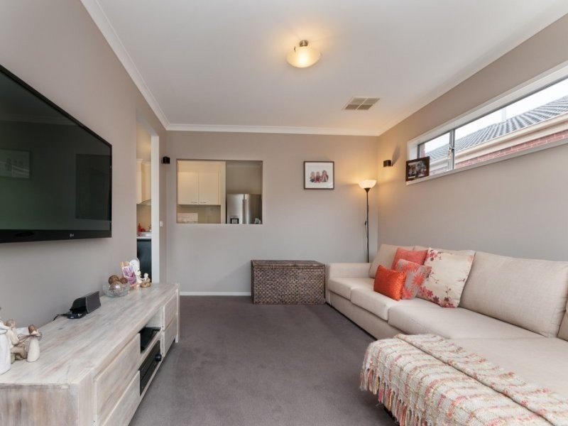 11 Eminence Way, Craigieburn VIC 3064