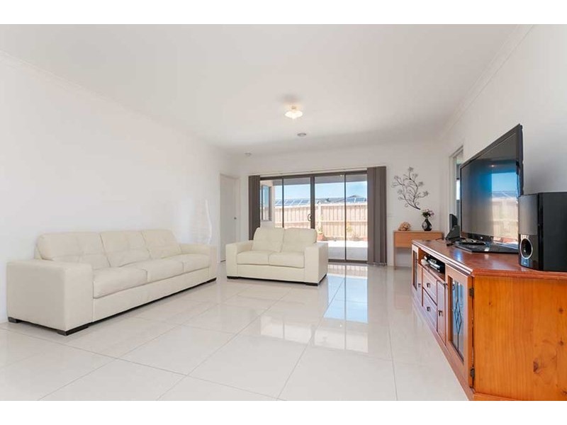 37 Daybreak Vista, Mickleham VIC 3064
