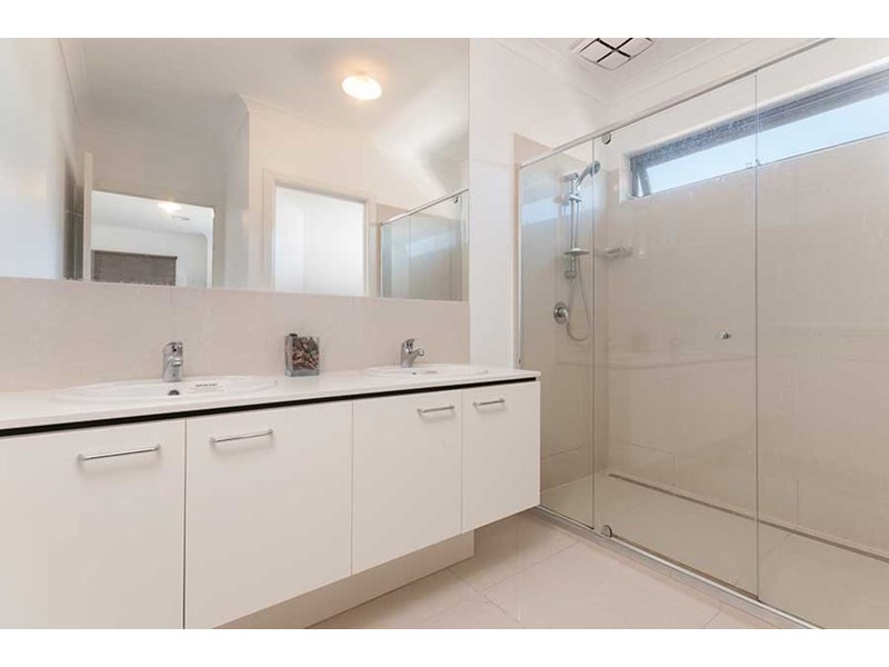 37 Daybreak Vista, Mickleham VIC 3064
