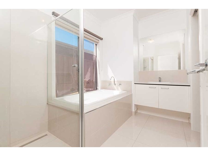 37 Daybreak Vista, Mickleham VIC 3064