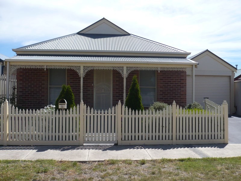 18 Stoneleigh Place, Craigieburn VIC 3064