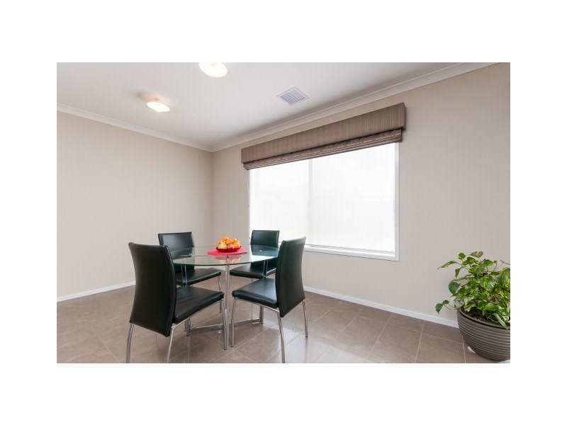 27 Cleveland Drive, Craigieburn VIC 3064