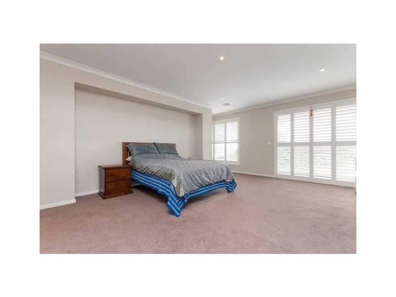 27 Cleveland Drive, Craigieburn VIC 3064