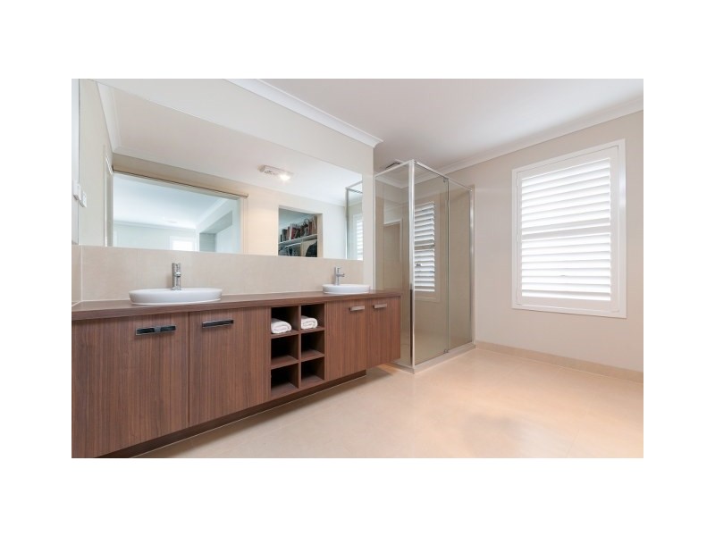 27 Cleveland Drive, Craigieburn VIC 3064