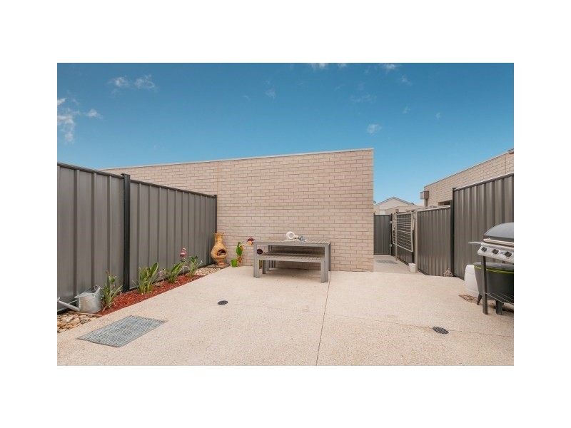 16 Viewrise Walk, Craigieburn VIC 3064