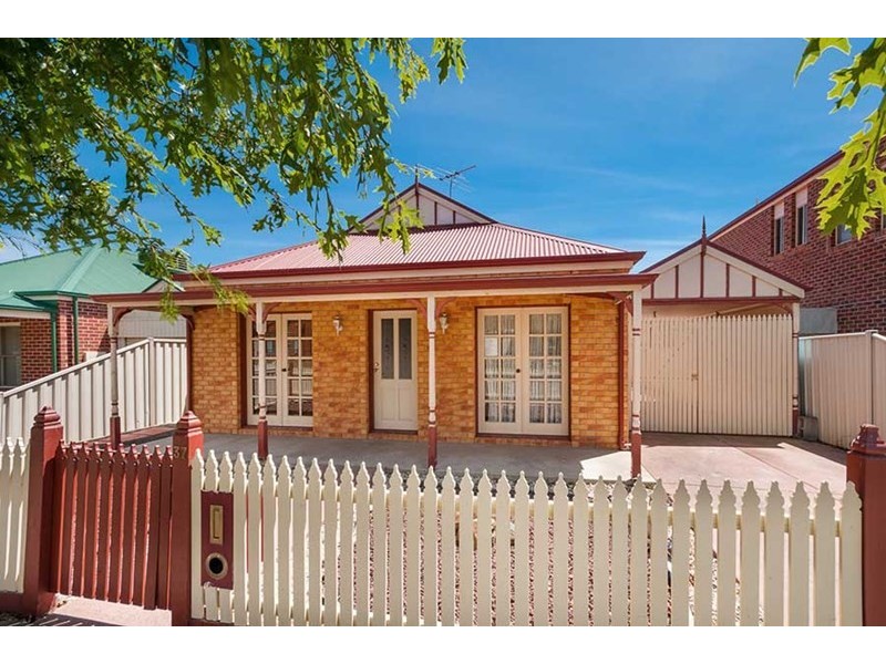37 Woodlea Crescent, Craigieburn VIC 3064