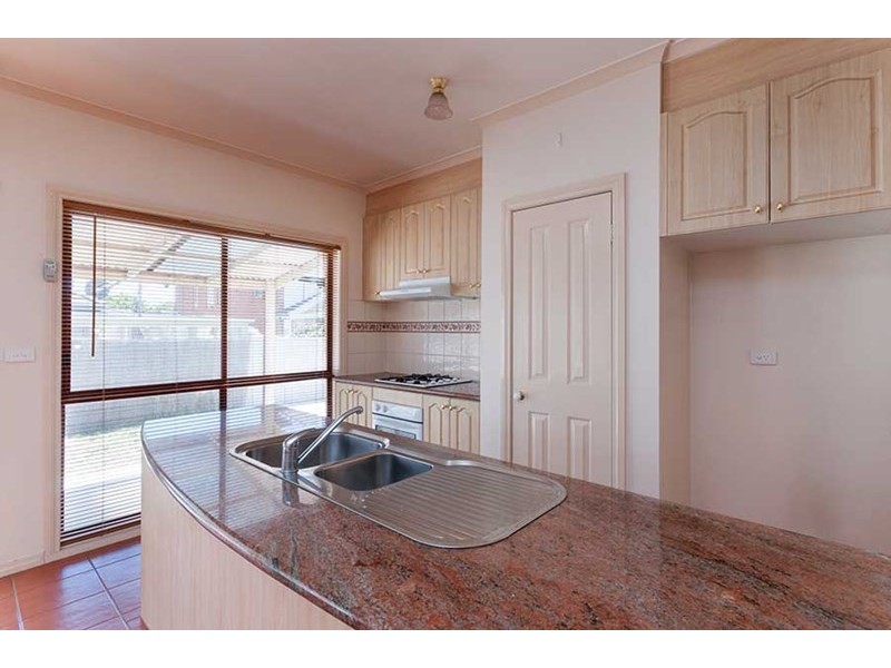 37 Woodlea Crescent, Craigieburn VIC 3064