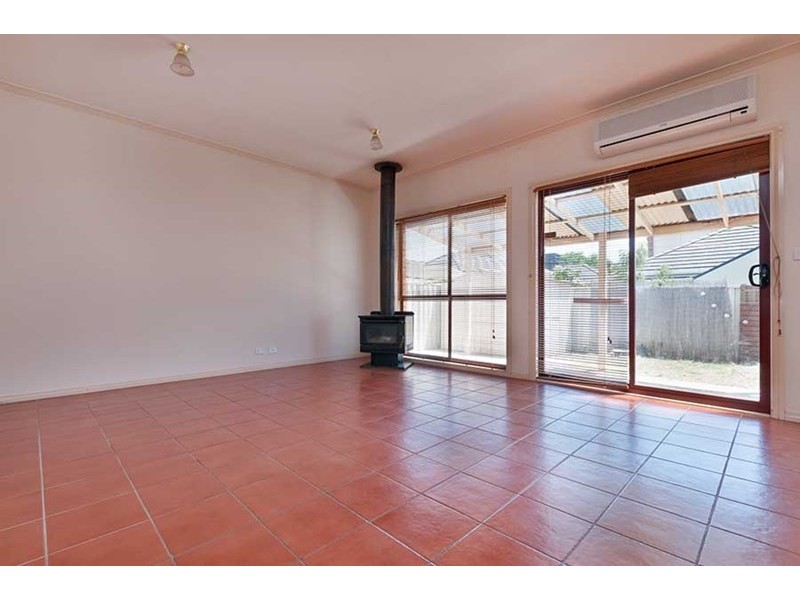 37 Woodlea Crescent, Craigieburn VIC 3064