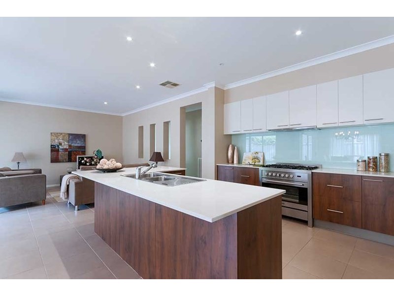 9 Cascade Terrace, Craigieburn VIC 3064
