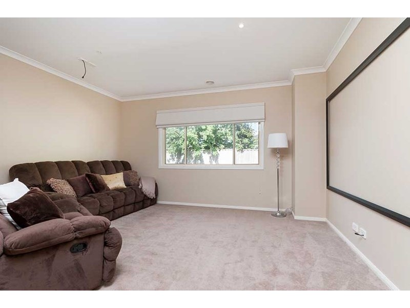 9 Cascade Terrace, Craigieburn VIC 3064
