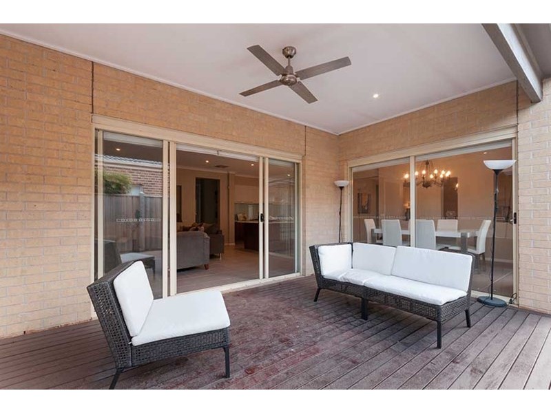 9 Cascade Terrace, Craigieburn VIC 3064