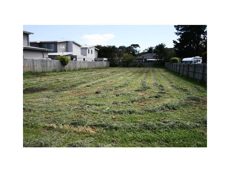 26 Redwood Drive, Cowes VIC 3922