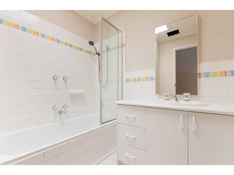 6 Second Avenue, Craigieburn VIC 3064