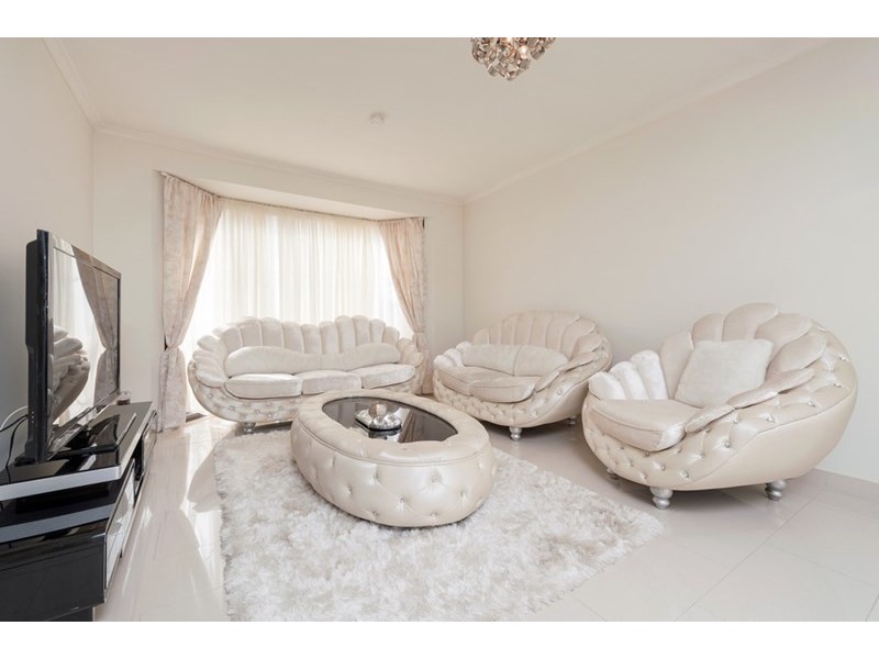 38 Farnborough Avenue, Craigieburn VIC 3064