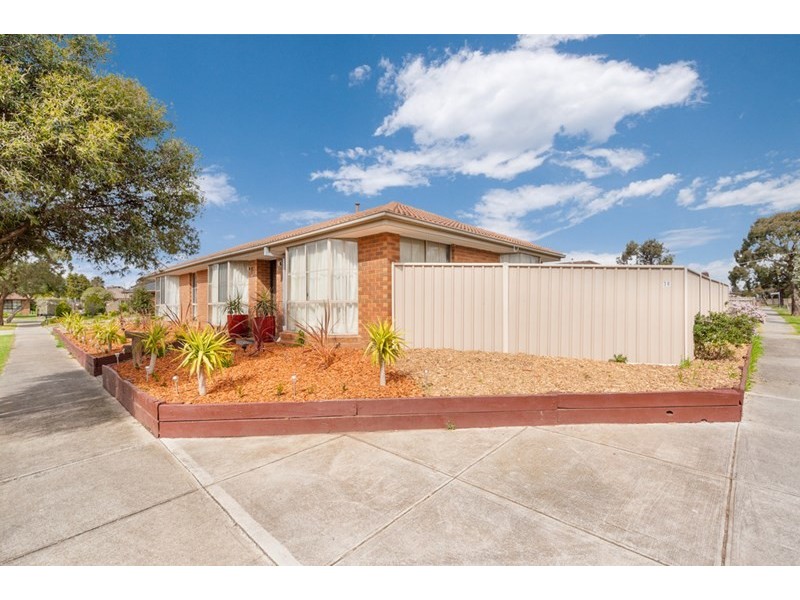38 Farnborough Avenue, Craigieburn VIC 3064
