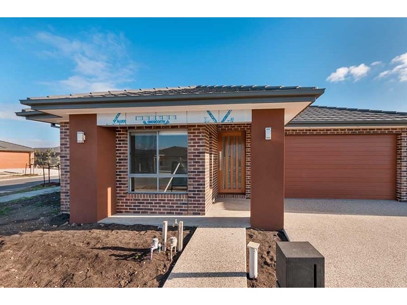 28 Falkland Road, Craigieburn VIC 3064