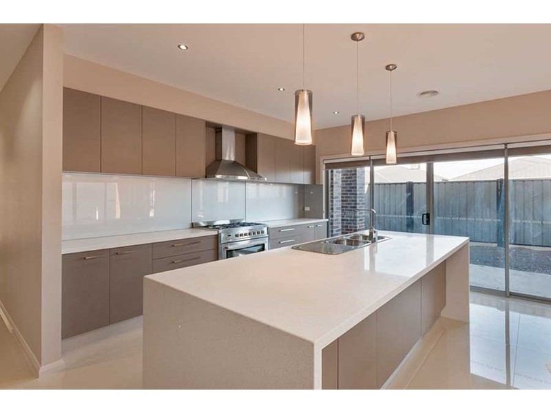 28 Falkland Road, Craigieburn VIC 3064