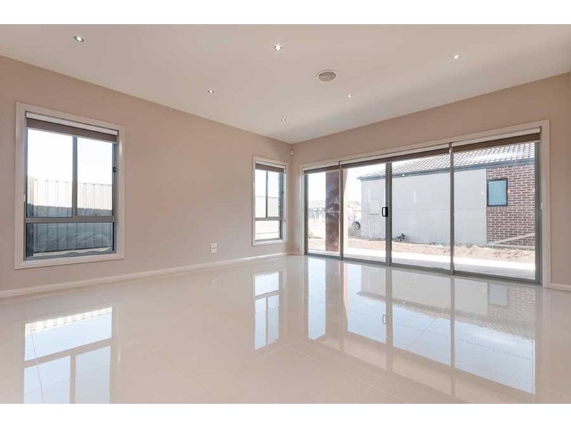 28 Falkland Road, Craigieburn VIC 3064