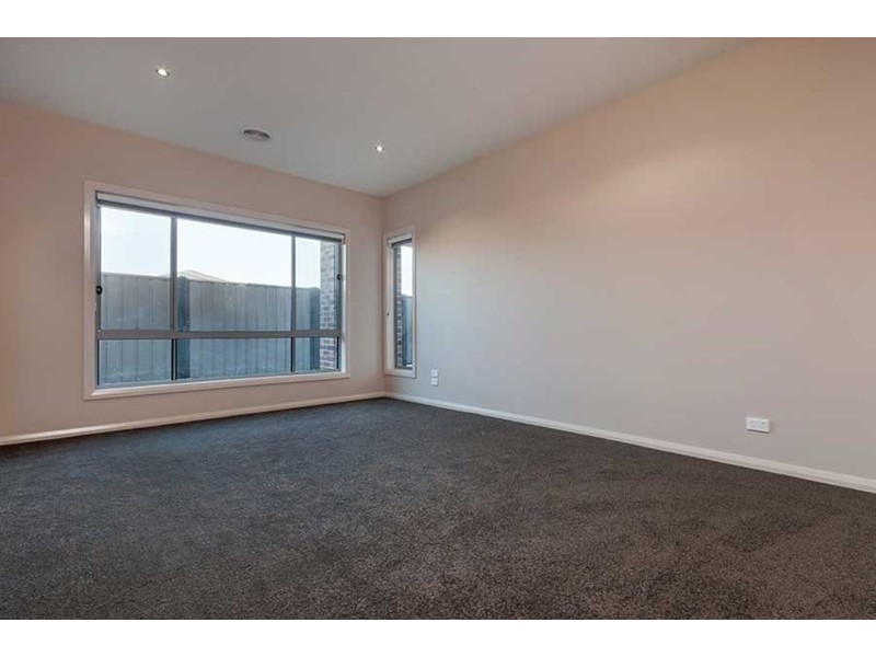28 Falkland Road, Craigieburn VIC 3064