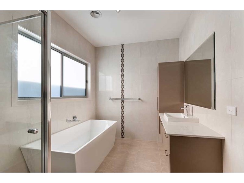 28 Falkland Road, Craigieburn VIC 3064