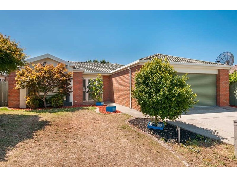 4 Alberton Avenue, Roxburgh Park VIC 3064