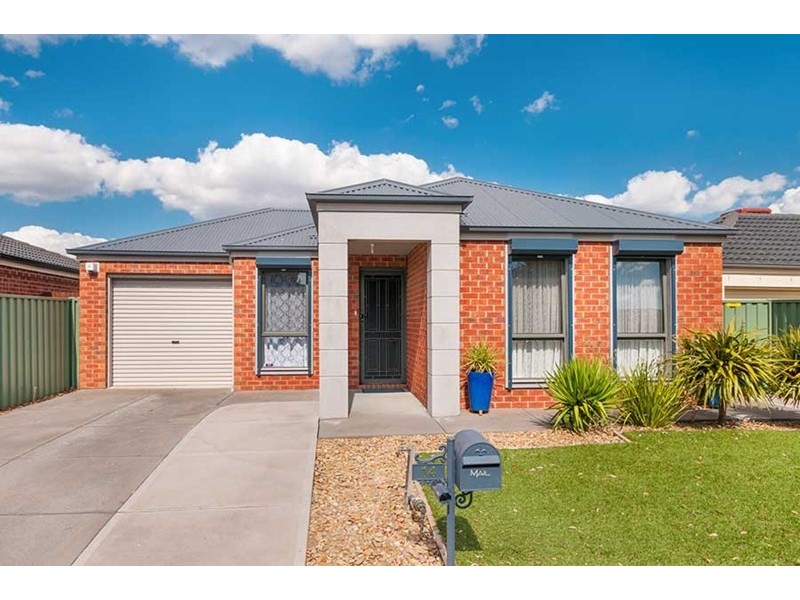 14 Beckett Way, Craigieburn VIC 3064