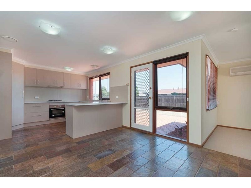 2 Crawley Court, Craigieburn VIC 3064