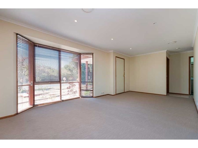 2 Crawley Court, Craigieburn VIC 3064