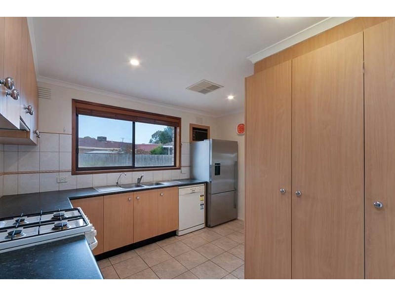 10 Trollaby Close, Gladstone Park VIC 3043