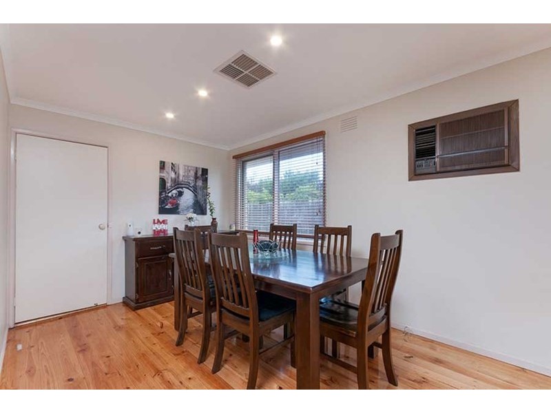 10 Trollaby Close, Gladstone Park VIC 3043