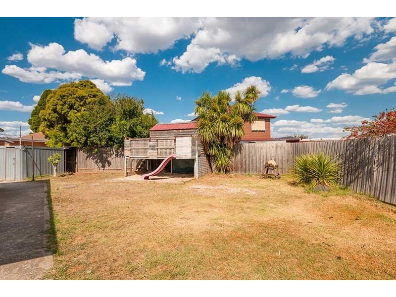 10 Trollaby Close, Gladstone Park VIC 3043