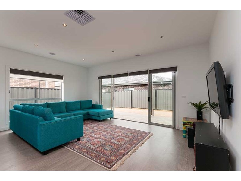 119 Huntington Drive, Craigieburn VIC 3064