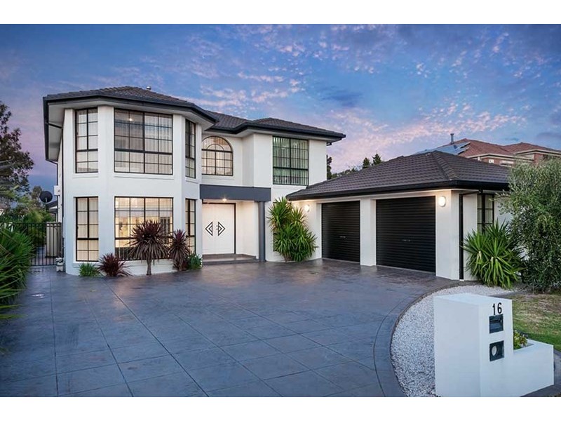 16 Johnson Court, Roxburgh Park VIC 3064