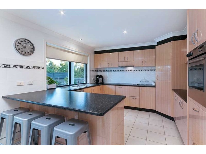 16 Johnson Court, Roxburgh Park VIC 3064