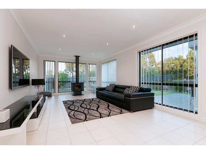 16 Johnson Court, Roxburgh Park VIC 3064