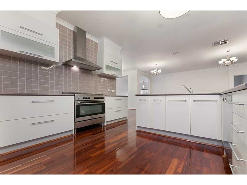 11 Eagleview Way, Craigieburn VIC 3064