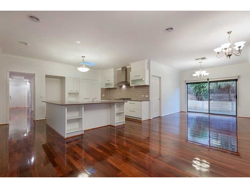 11 Eagleview Way, Craigieburn VIC 3064