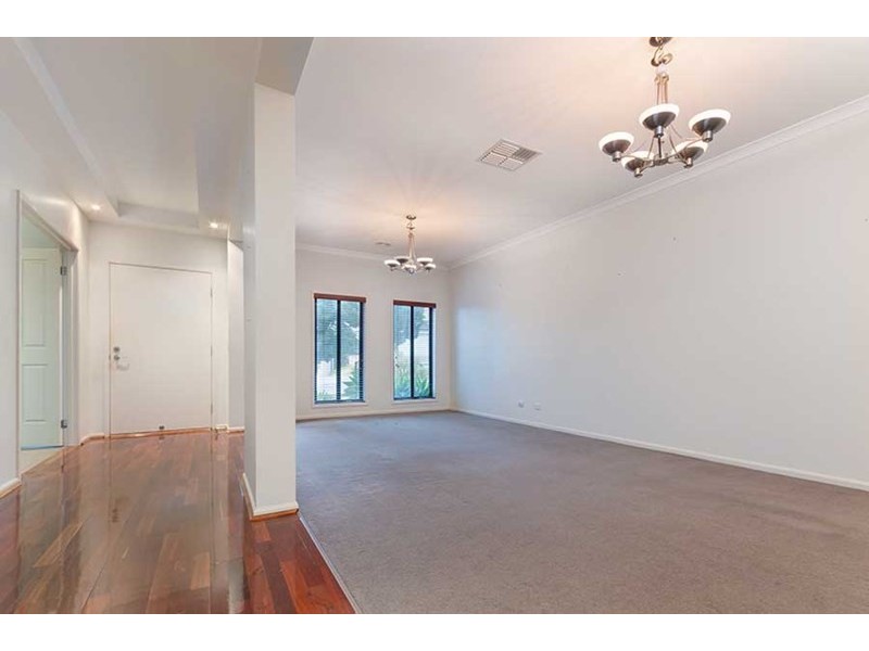 11 Eagleview Way, Craigieburn VIC 3064