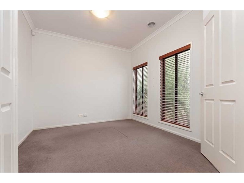 11 Eagleview Way, Craigieburn VIC 3064