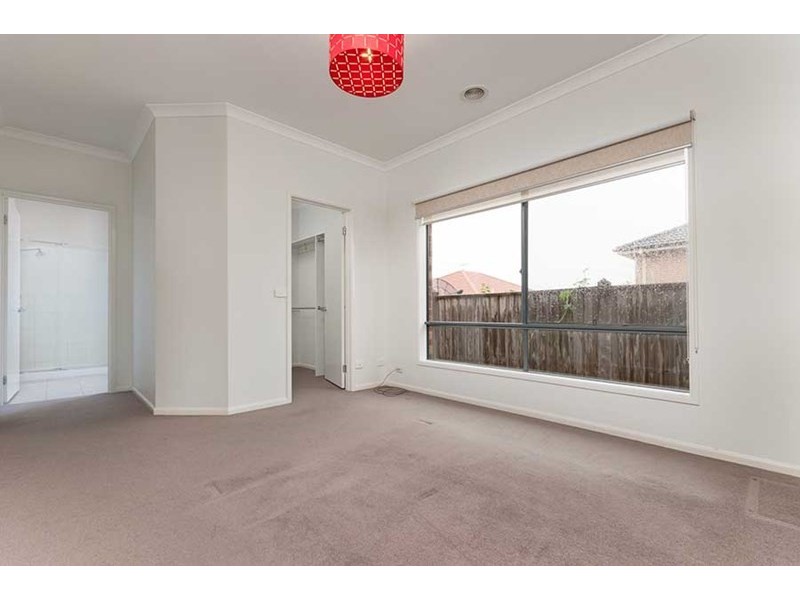 11 Eagleview Way, Craigieburn VIC 3064