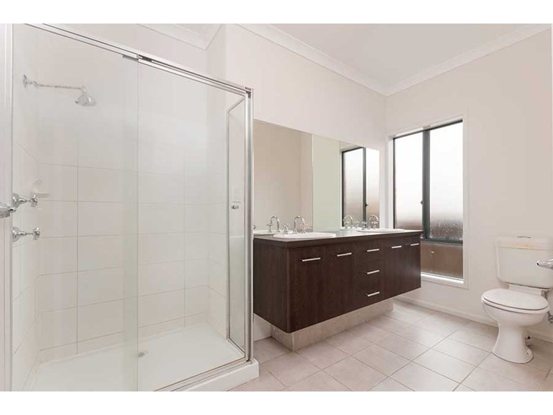 11 Eagleview Way, Craigieburn VIC 3064