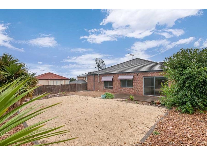 11 Eagleview Way, Craigieburn VIC 3064