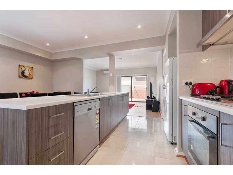 6/1 Clarendon Avenue, Craigieburn VIC 3064