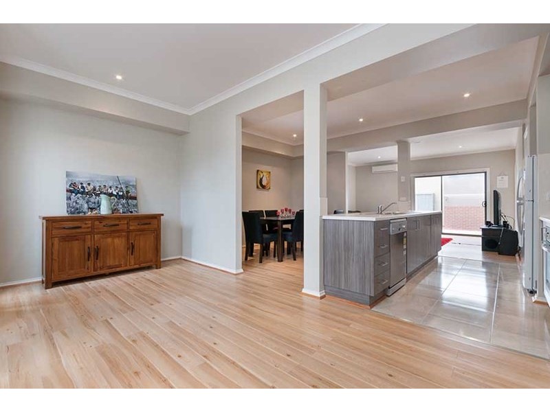 6/1 Clarendon Avenue, Craigieburn VIC 3064