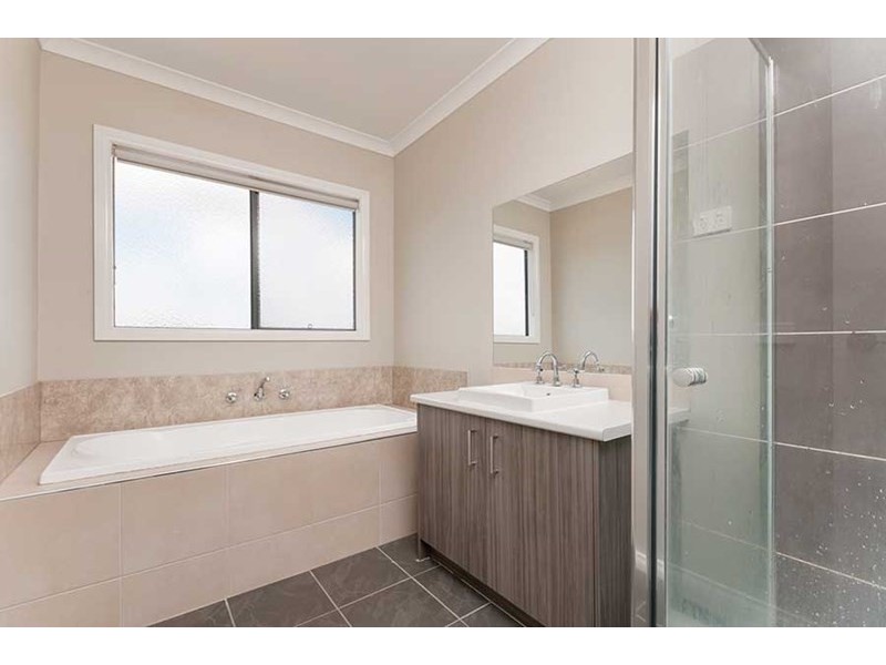 6/1 Clarendon Avenue, Craigieburn VIC 3064