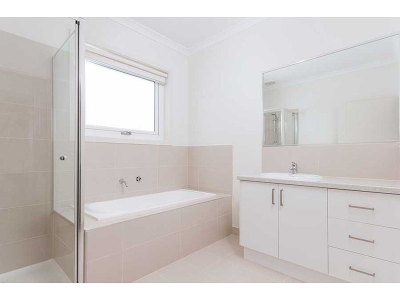 18 Buckland Hill Drive, Wallan VIC 3756