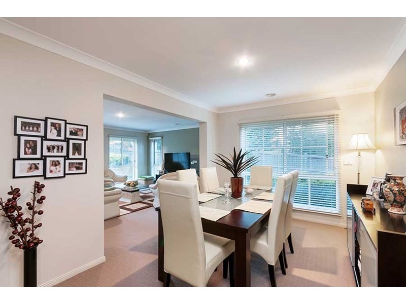 15 Parkside Rise, Craigieburn VIC 3064